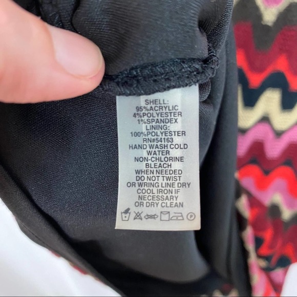 Calvin Klein Black&Red Zig Zag Print Sweater Dress Sz.10 - Picture 13 of 14